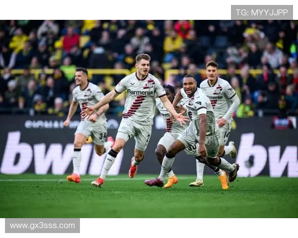 单赛季保持不败记录的德甲球队回顾